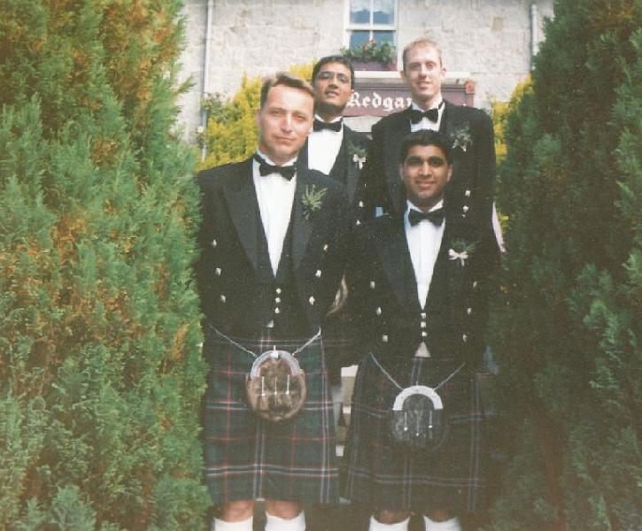 skotsko2.JPG - Friend of mine - Steven Kieth - created pure Scotsman from me at his wedding near Aberdeen.