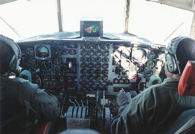 jemen2.JPG - C130 cockpit